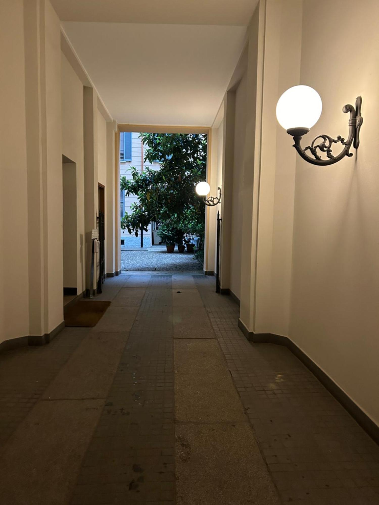 Apartamento Via Monti, Cadorna Station, Historic Center Sforzesco Castle Milán Exterior foto